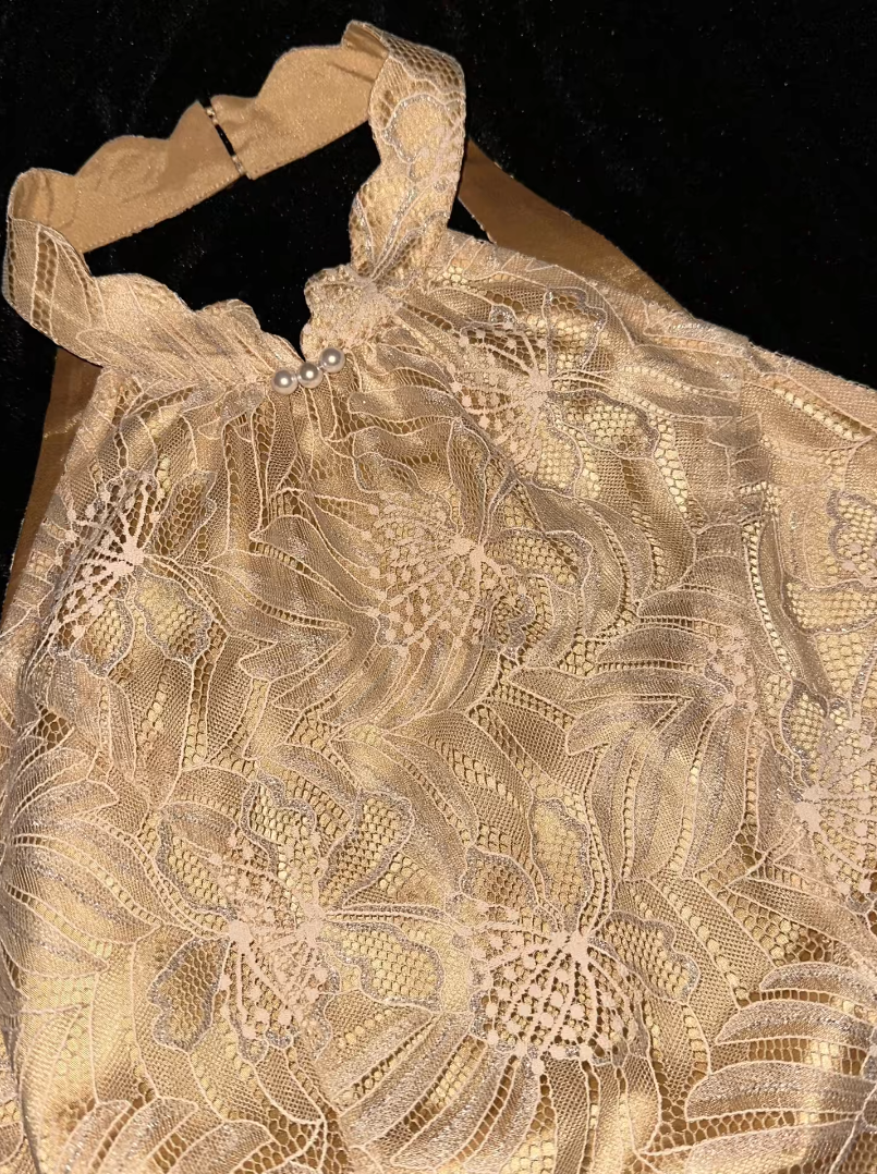 Sleek Halter Neck Gold Prom Dress Lace A-Line Evening Dress GG6062