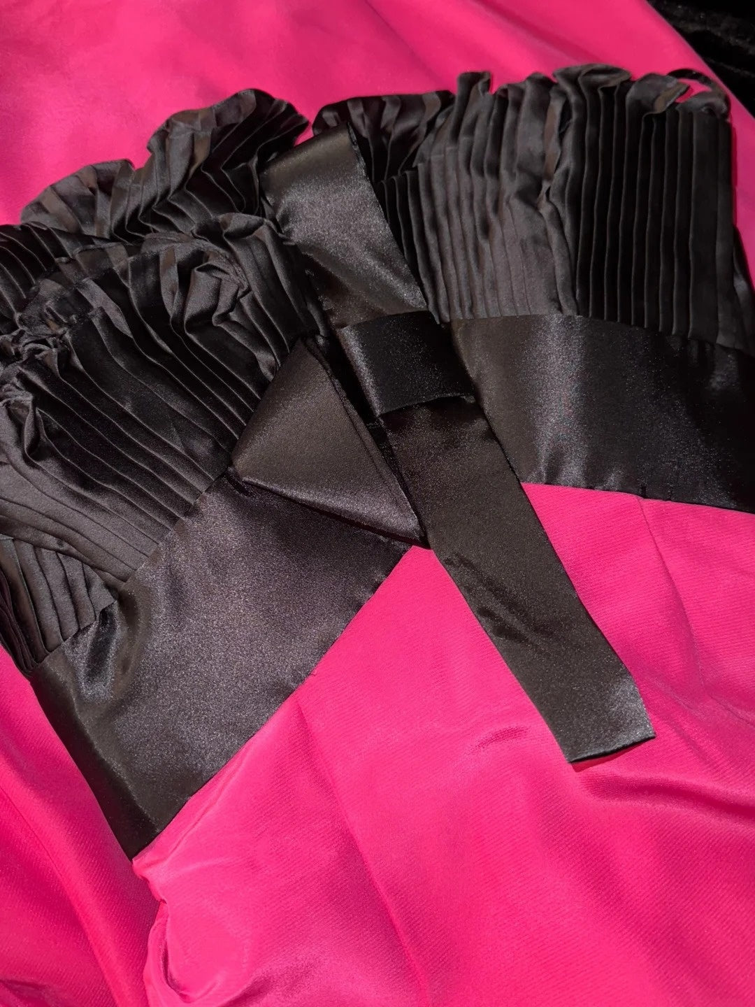 Y2K Style Strapless Hot Pink Prom Dress Pleated Black Bodice Mermaid Evening Dress GG6165