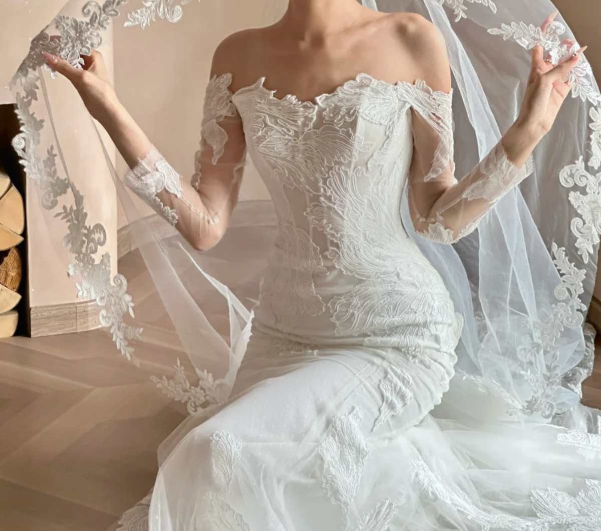 Graceful Off-Shoulder Appliques Wedding Dress Long Sleeve Mermaid Bridal Dress GG6624