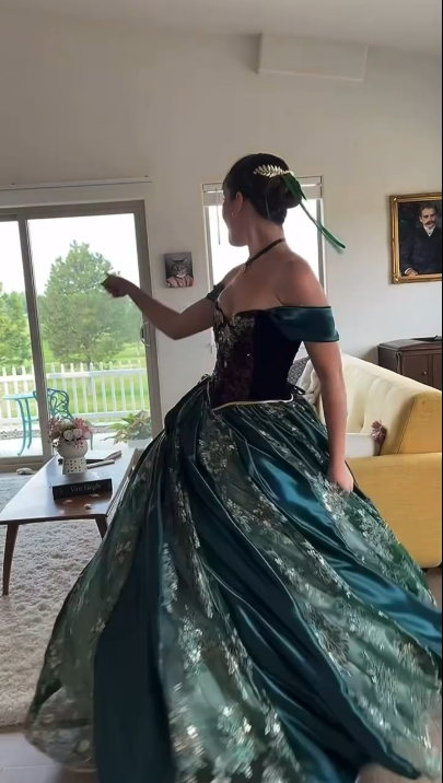 Vintage Off The Shoulder Green Satin Lace Applique Ball Gown Sweet 16 Dress