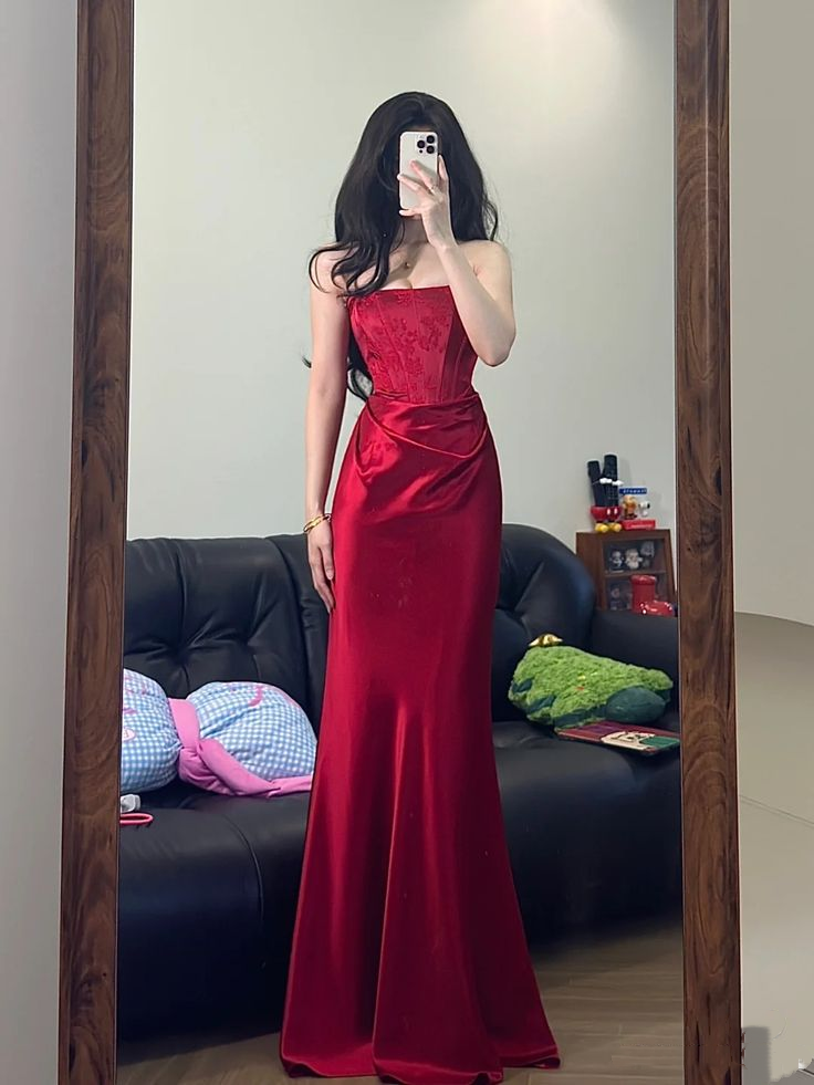 Pretty Strapless Red Satin Pleated Mermaid Evening Dress Long Party Gown