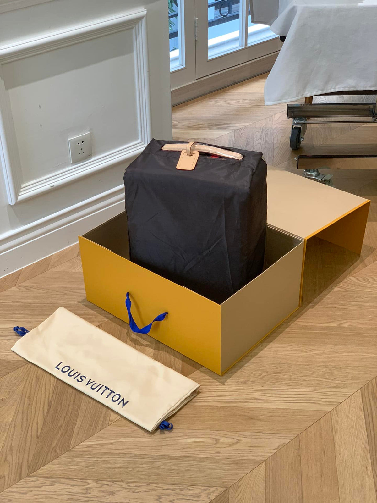 Louis Vuitton X Yayoi Kusama Horizon 55 Suitcase Grained Leather Monogram Multicolor 55Cm M10118