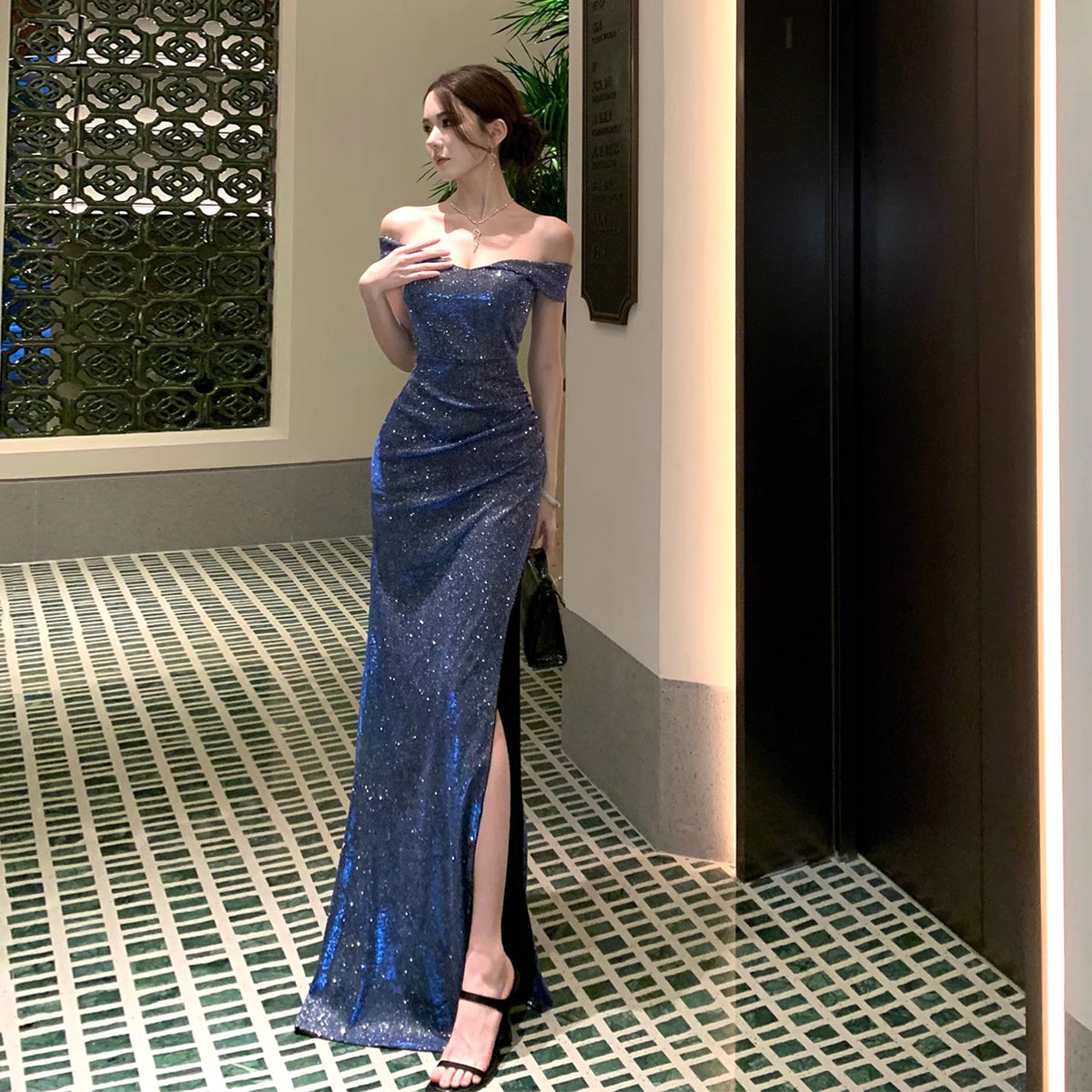 New women's dress 11902