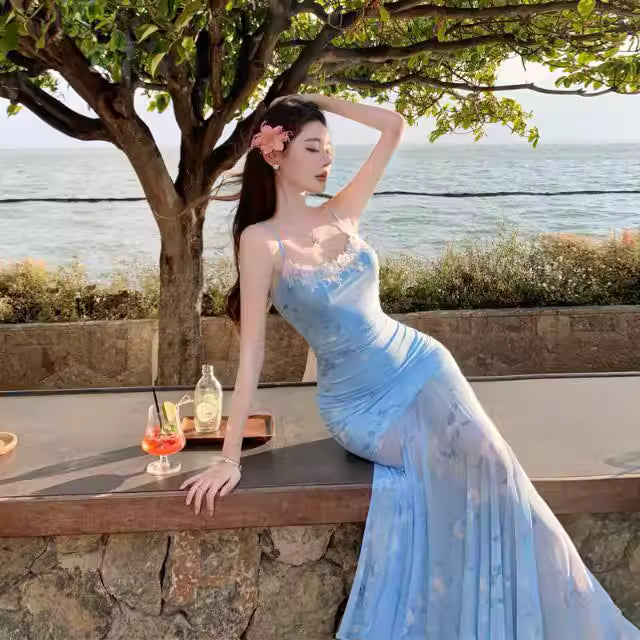 Stylish lace-trimmed spaghetti strap dress, new summer style, waist-cinching, youthful printed mesh fishtail maxi dress 11451