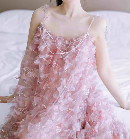 Elegant Pink Feather-Embellished A-Line Gown with Spaghetti Straps Prom Dress TP5581