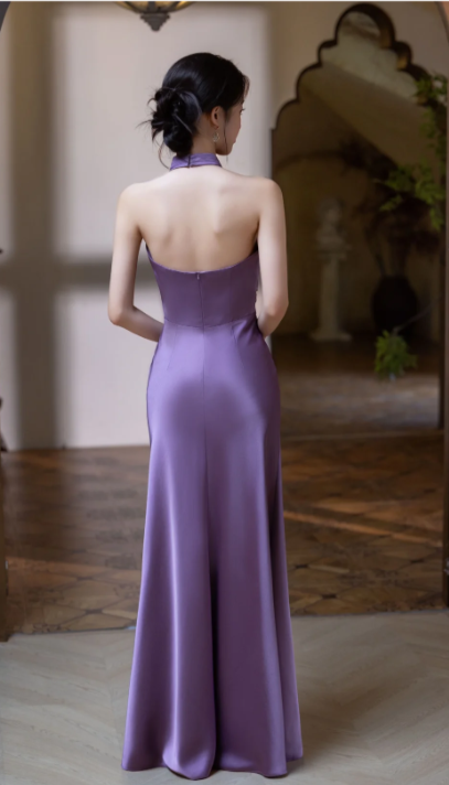Elegant Plum Purple Satin Halter-Neck Sheath Gown with Ruched Bodice Floor-Length Prom Dress TP5585