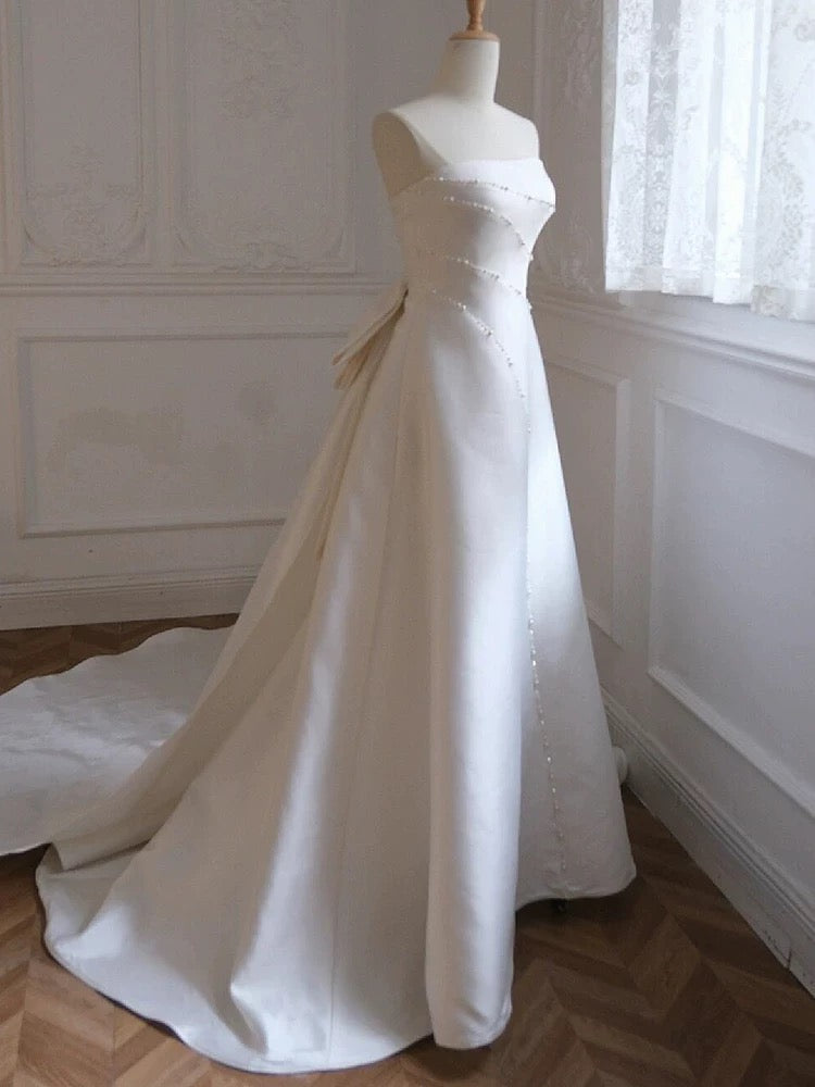 Unique Ball Gown Strapless Sleeveless Long White Satin Wedding Dresses