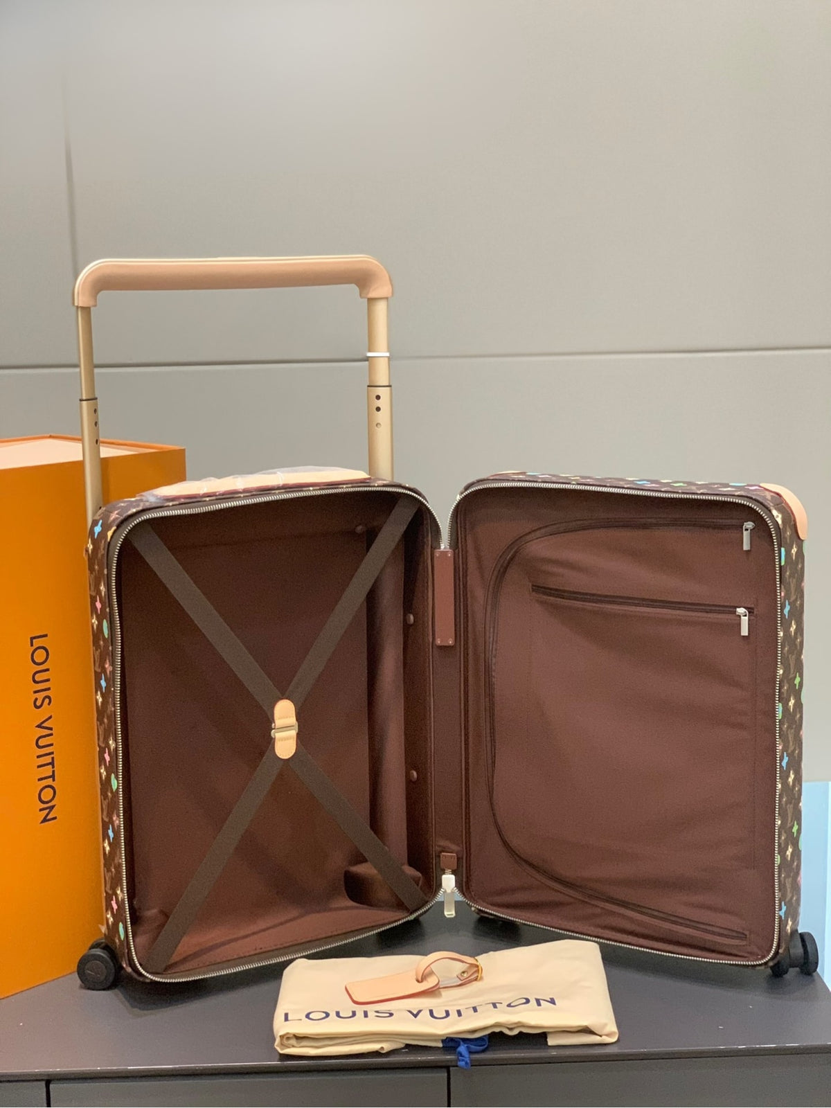 Louis Vuitton Horizon 55 Suitcase Monogram Craggy Coated Canvas Chocolate 55Cm M47070