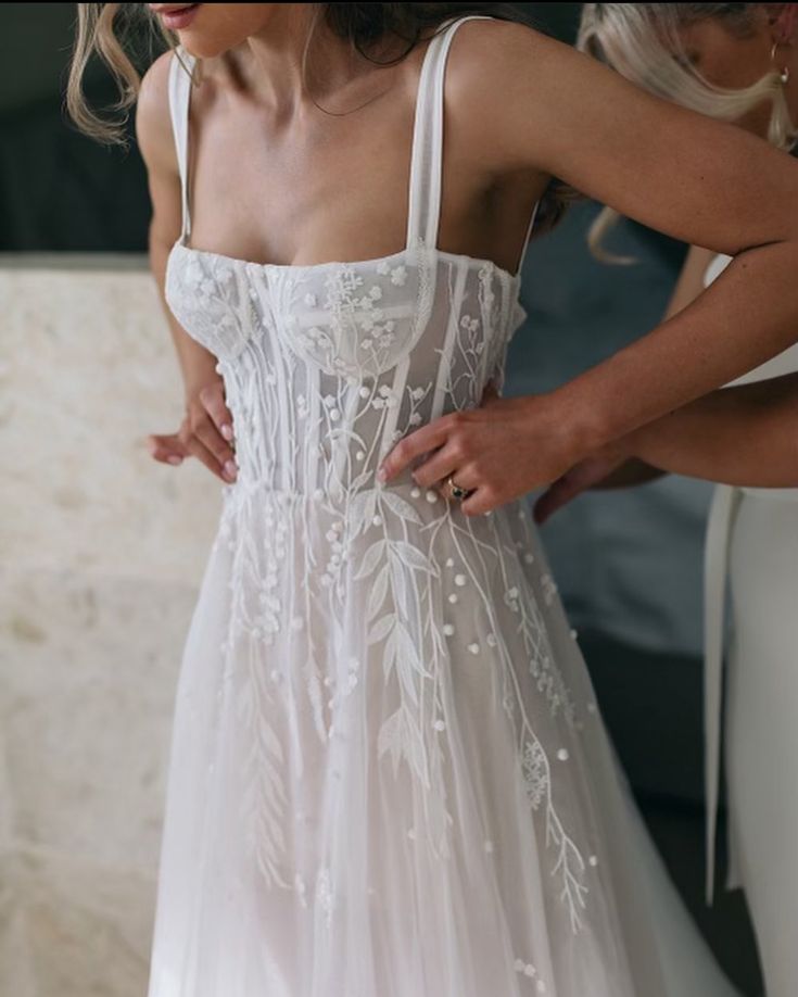 A Line Straps Tulle Long Wedding Dresses Princess Bridal Gowns