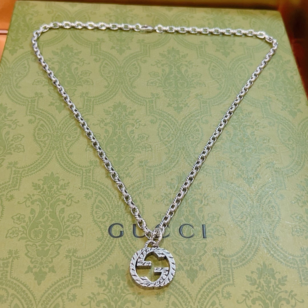 GUCCI INTERLOCKING PENDANT NECKLACE SILVER 455307 J8400 0811
