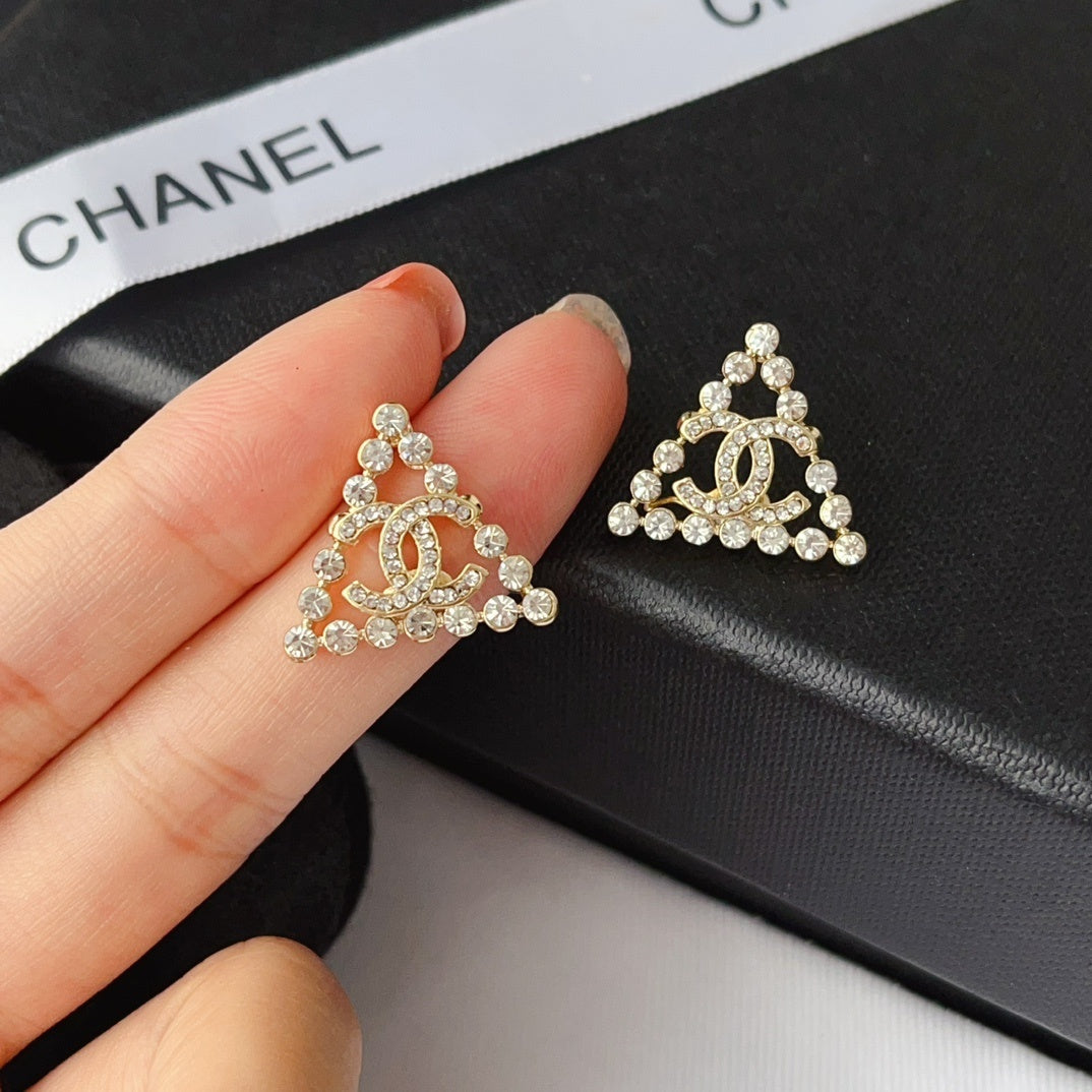 Chanel Cc Logo With Triangular Gemstones Gold Ab2468 B010203 Nk635