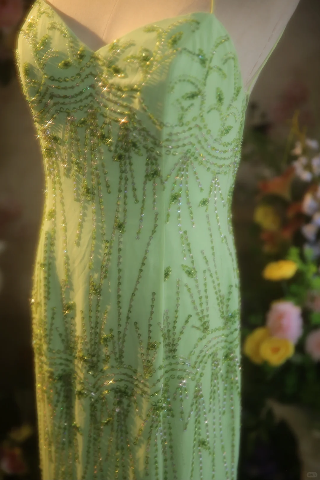 Vintage Lime Green Halter-Neck Beaded Sheath Evening Gown TP5515