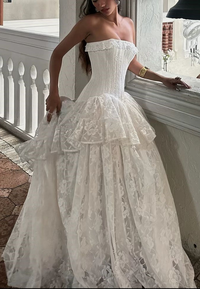 Classic White Lace Strapless Wedding Dresses Sleeveless Bridal Gowns