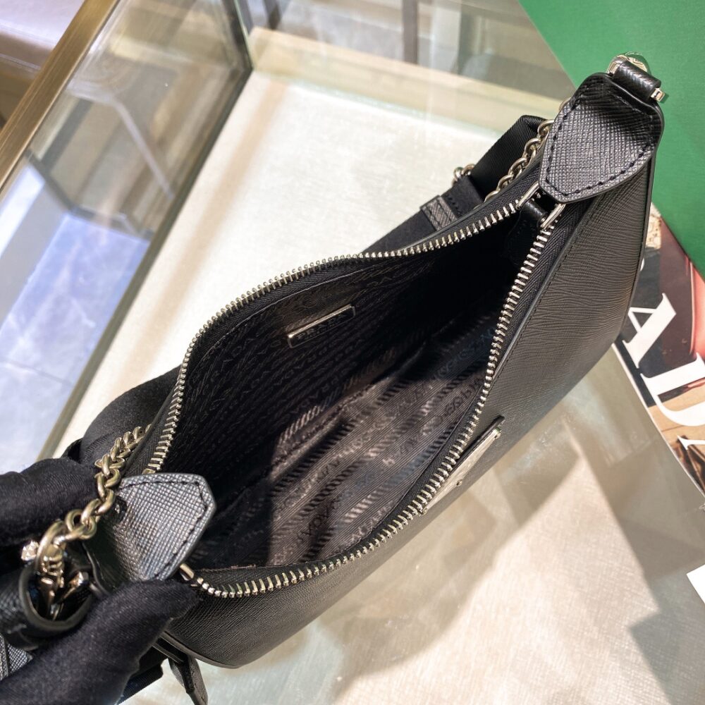 Prada Re-Edition 2005 Saffiano Bag Black 22cm