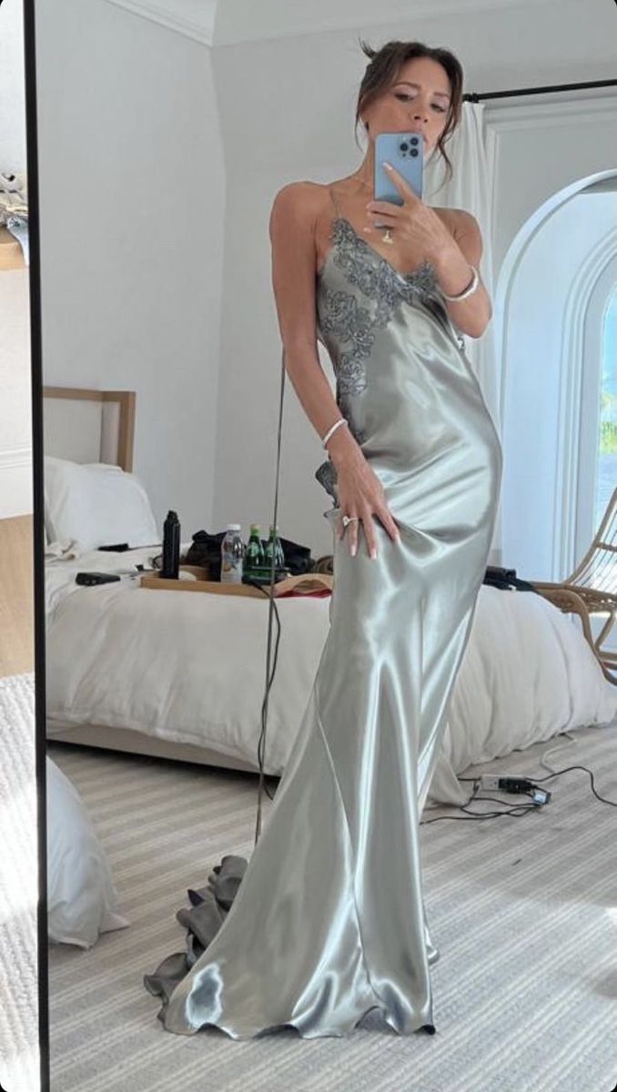 Silver Low Cut V Neck Embroidery Elegant Sexy Long Ball Gown Evening Dress Party Dress gh3026