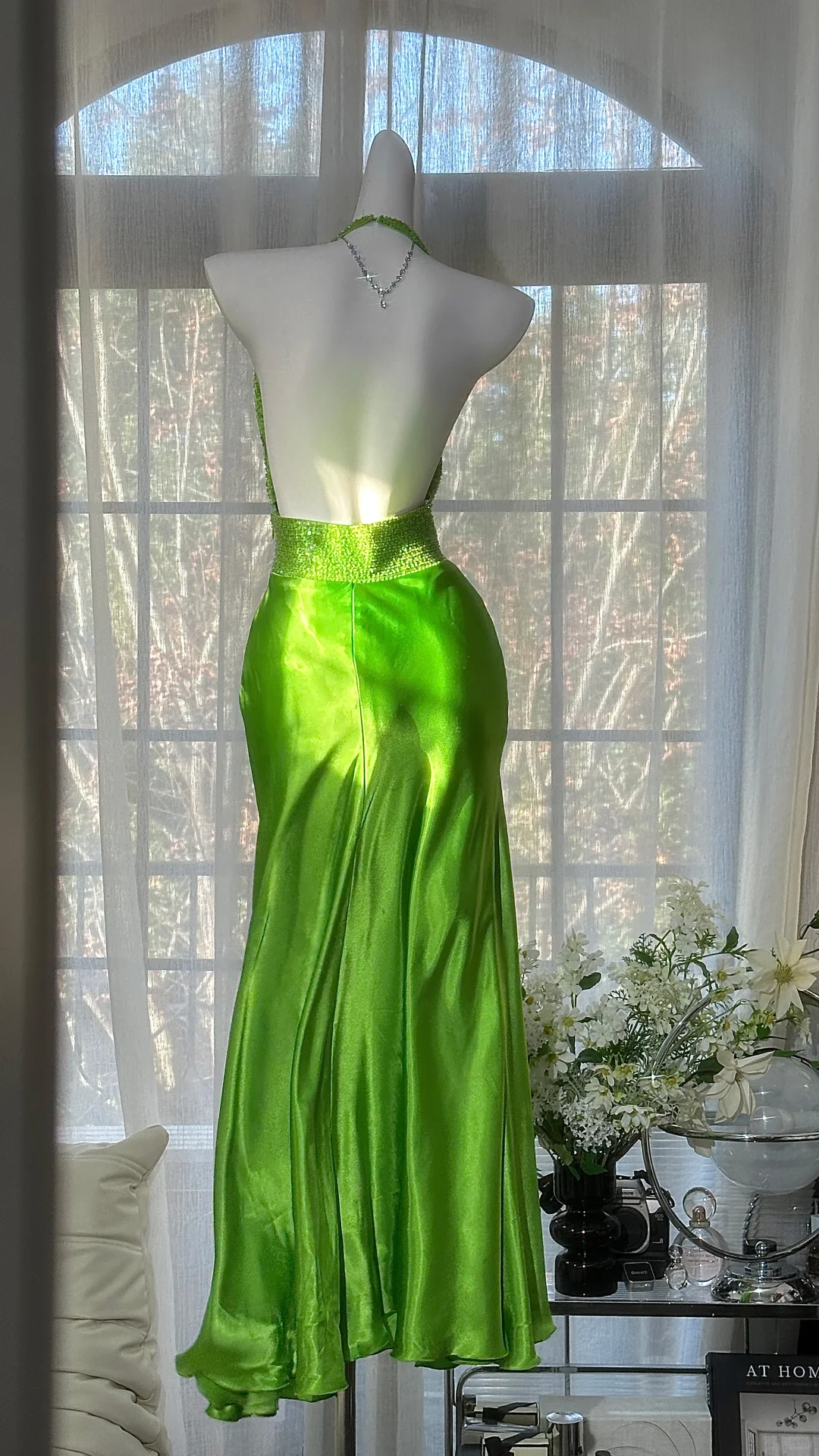 Elegant Bright Green Halter-Neck Mermaid Prom Dress Ruched Satin Evening Gown for Wedding Guest TP5736