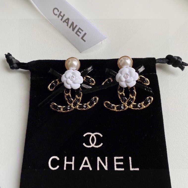 EN – Lux Earring Chanel 021