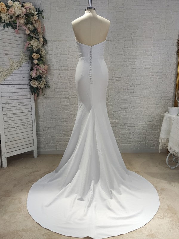 Tight straight tube crepe pleated decoration without shoulder straps sleeveless backless large swing brush tail wedding dress