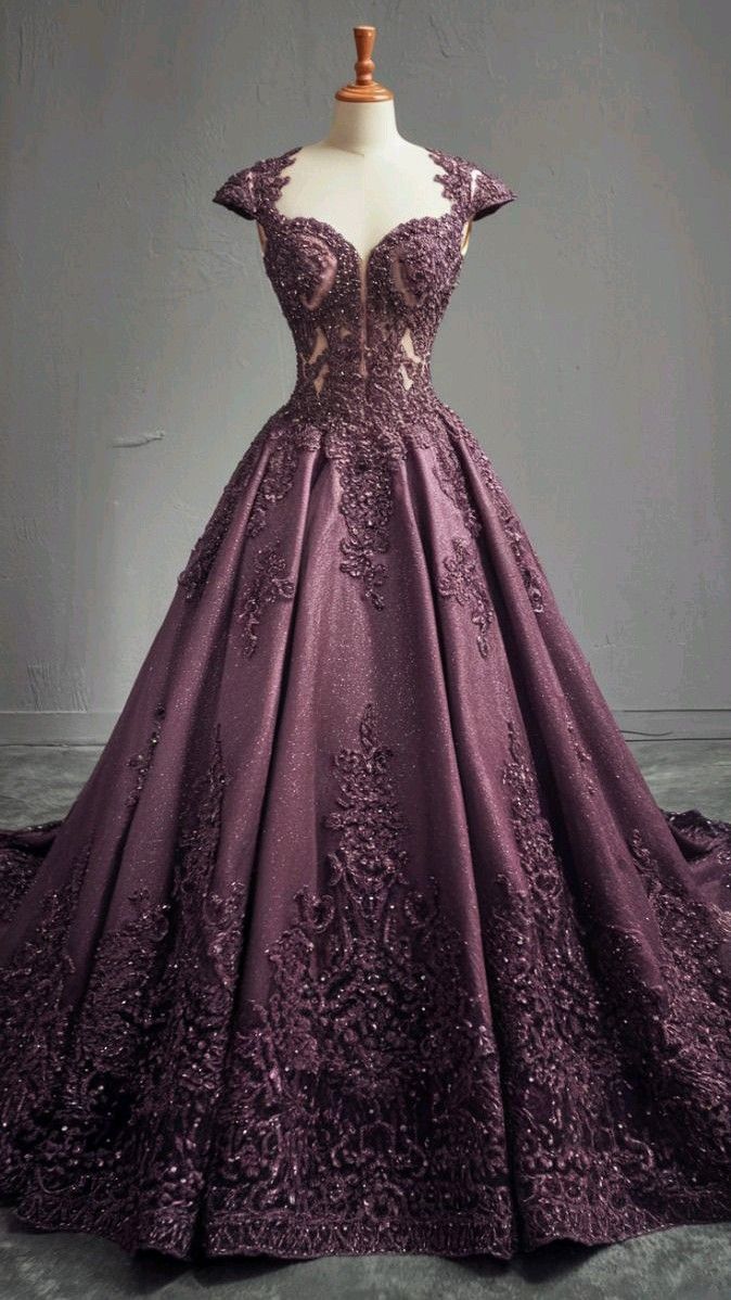 Luxurious And Exquisite Long Ball Gowns