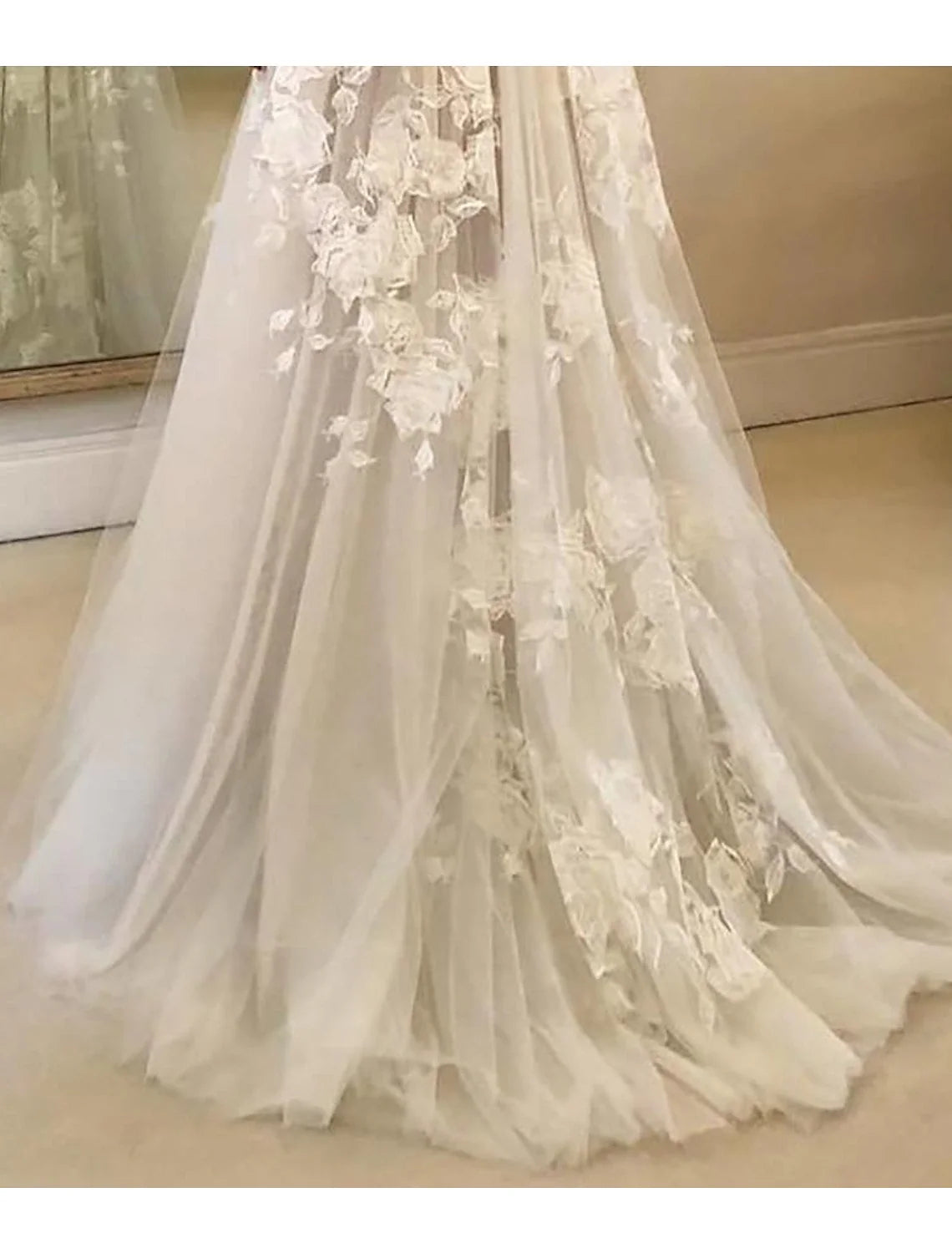 Beach Boho Wedding Dresses A-Line V Neck Sleeveless Sweep / Brush Train Lace Bridal Gowns With Appliques Summer Fall Wedding Party Women‘s Clothing