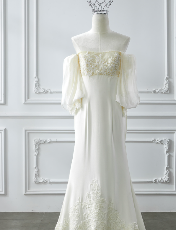 Romantic Wedding Gowns Bridal Dress A Line Square Neck Satin Wedding Dress Ivory Wedding Dresses Modest Wedding Gown