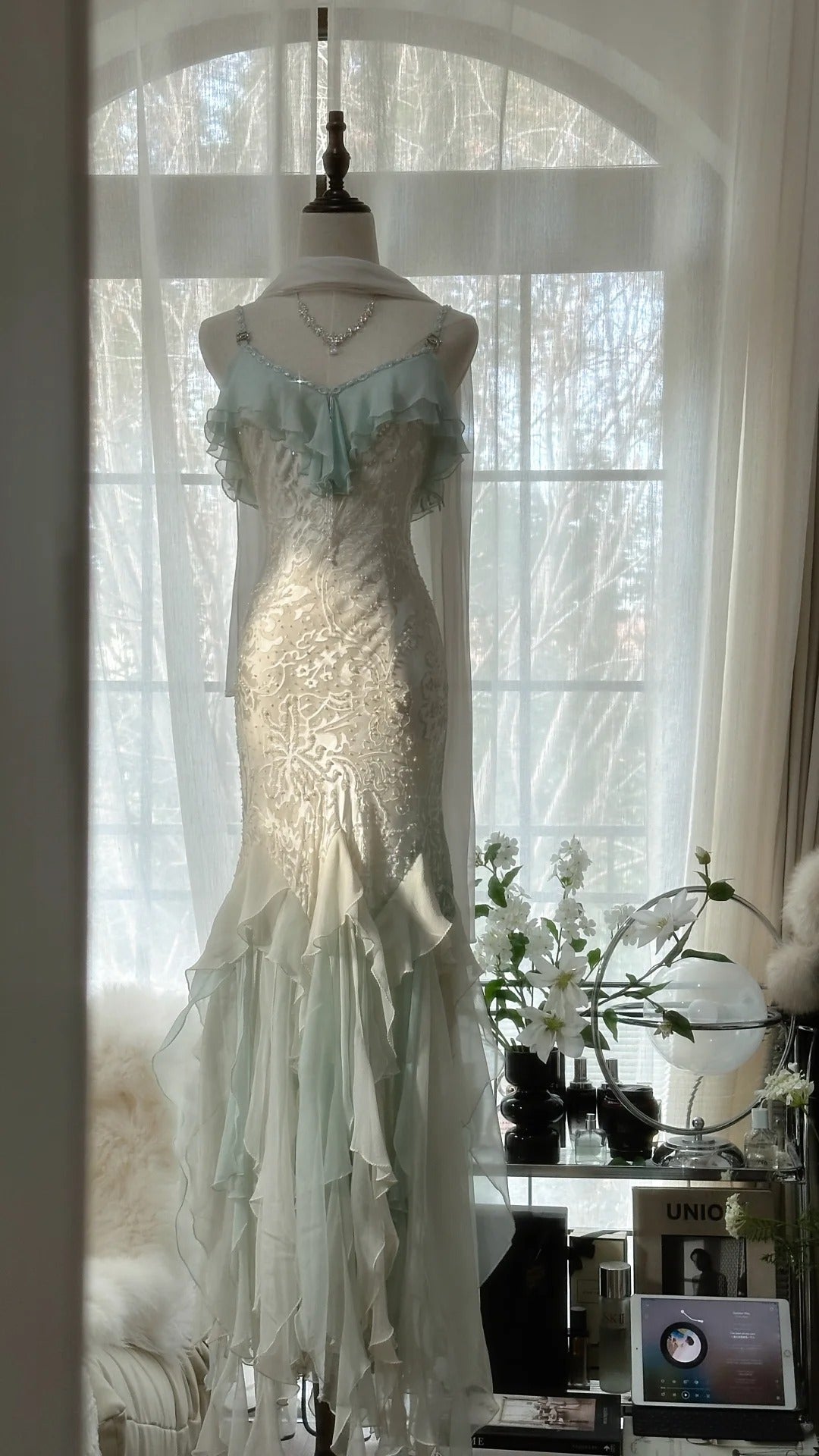 White Mint Green Romantic Fashion Elegant Delicate Beaded Lace Spaghetti Straps Long Tulle Chiffon Ruffle Ball Gowns Prom Gowns Prom Dresses