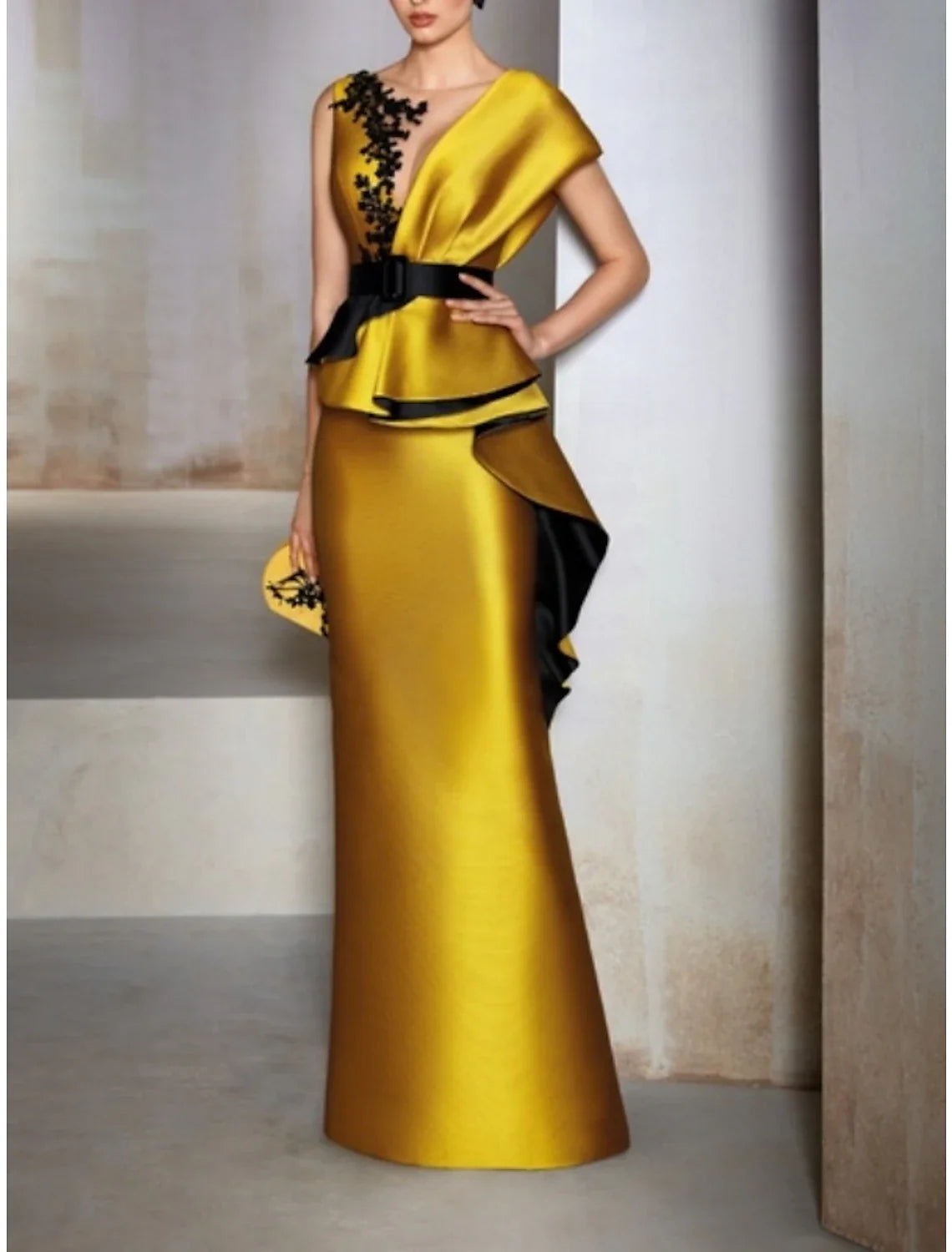 Satin Yellow Sheath / Column Evening Gown Champagne Elegant Black Dress Formal Fall Floor Length Short Sleeve V Neck with Ruffles Embroidery Appliques 2026