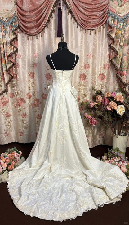 Spaghetti Straps Long Elegant Wedding Dresses Princess Bridal Gown