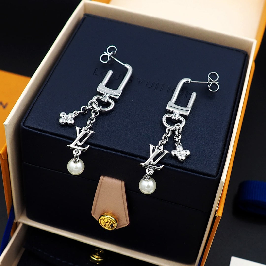 LOUIS VUITTON LV ICONIC HOOK EARRINGS SILVER M02674