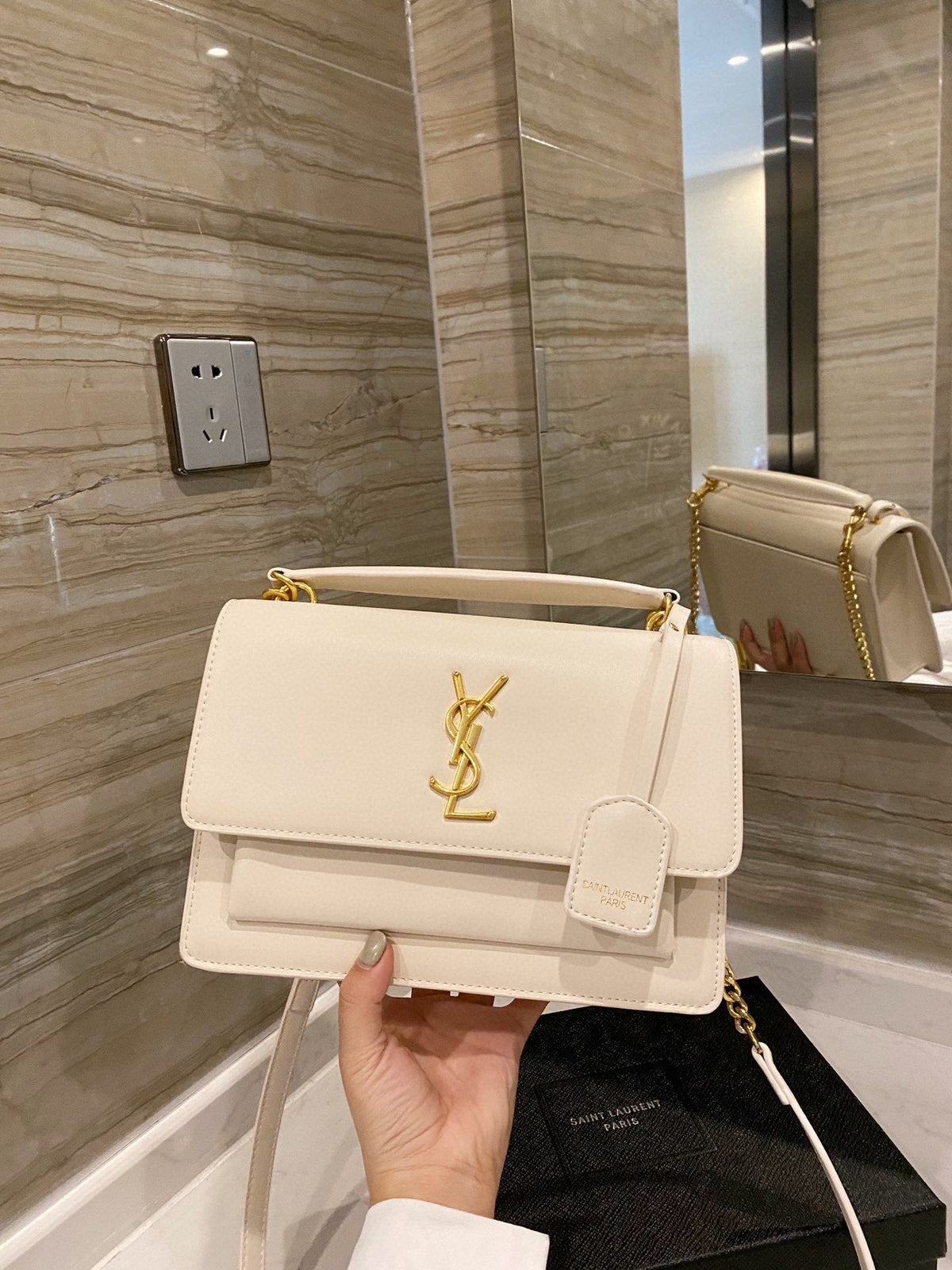 Saint Laurent SUNSET MEDIUM IN SMOOTH LEATHER