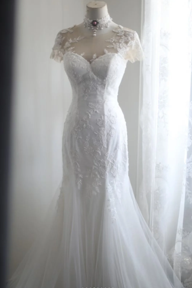 Charming White Tulle Appliques Mermaid Long Wedding Dress SP1170