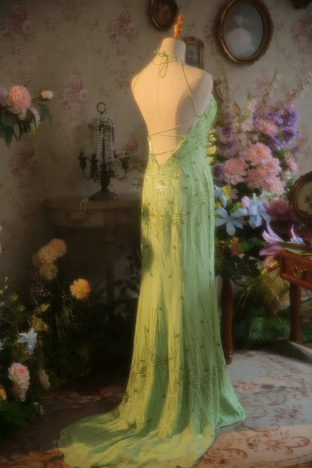 Vintage Lime Green Halter-Neck Beaded Sheath Evening Gown TP5515