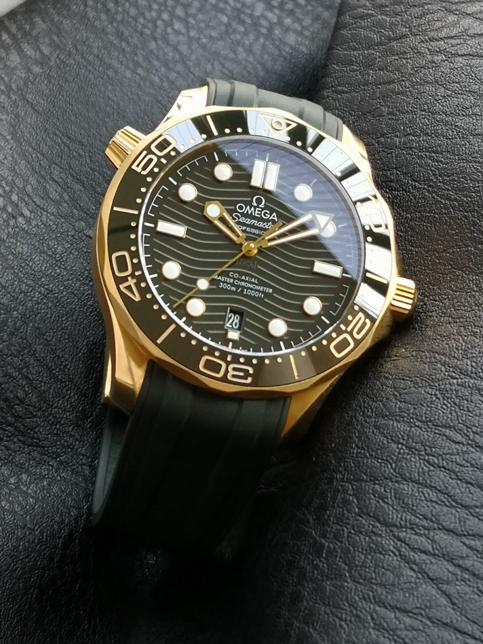 Omega Seamaster Diver 300 Dark Green 42Mm