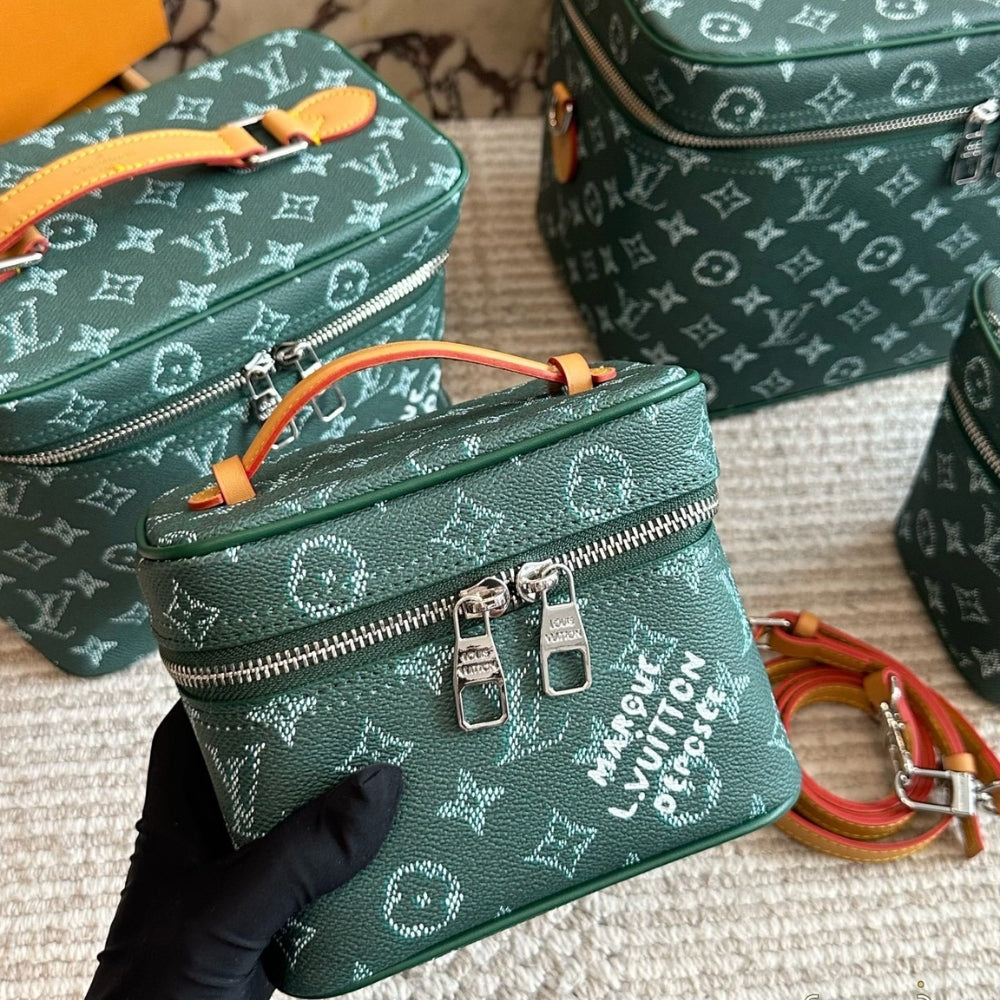Louis Vuitton Nice Green Toiletry Bag 16cm
