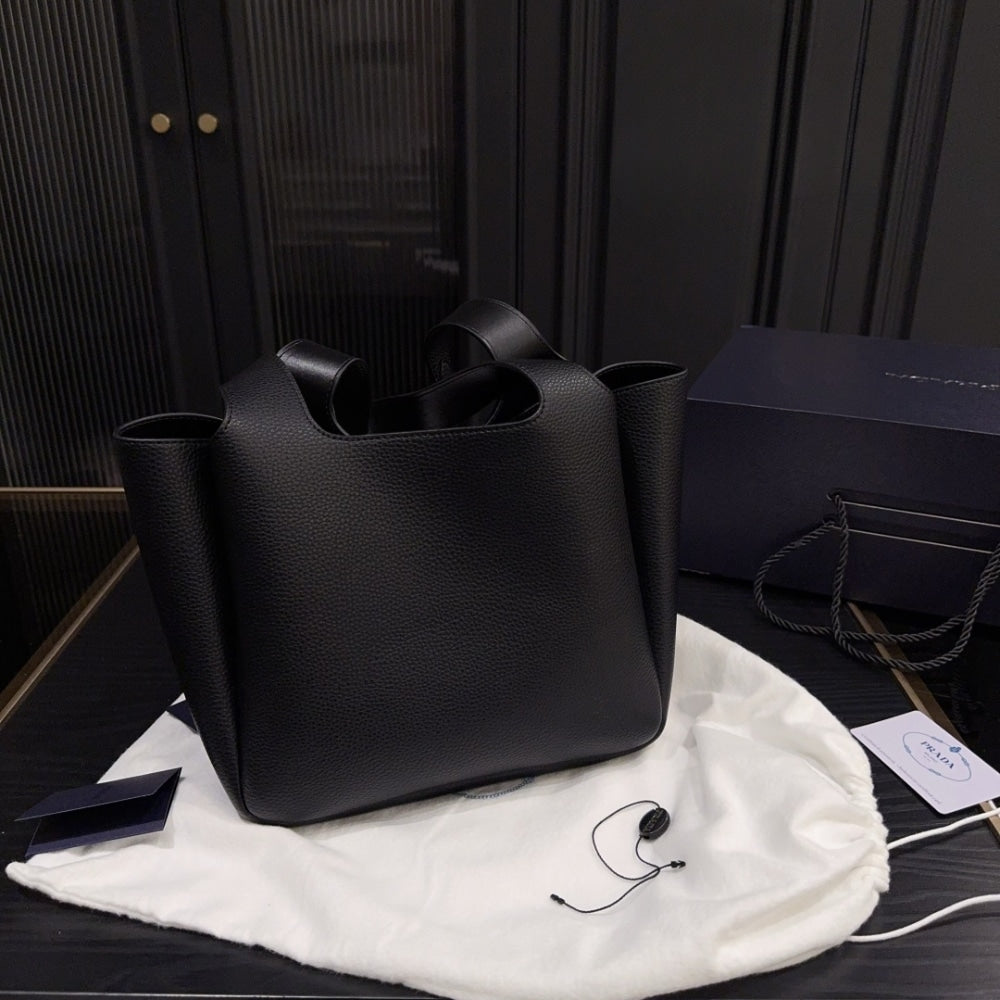 Prada Small Leather Tote Bag Black 24Cm 1BG335 2DKV F0632 V ONM