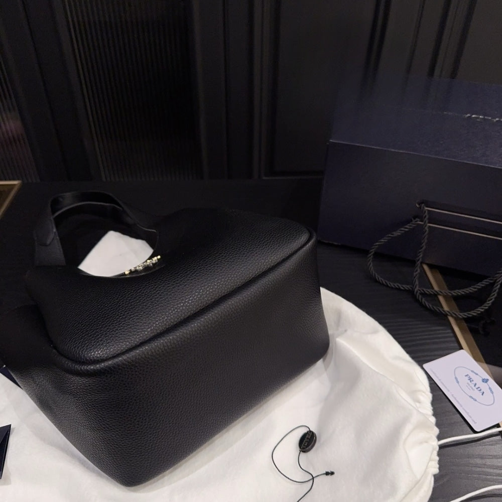 Prada Small Leather Tote Bag Black 24Cm 1BG335 2DKV F0632 V ONM