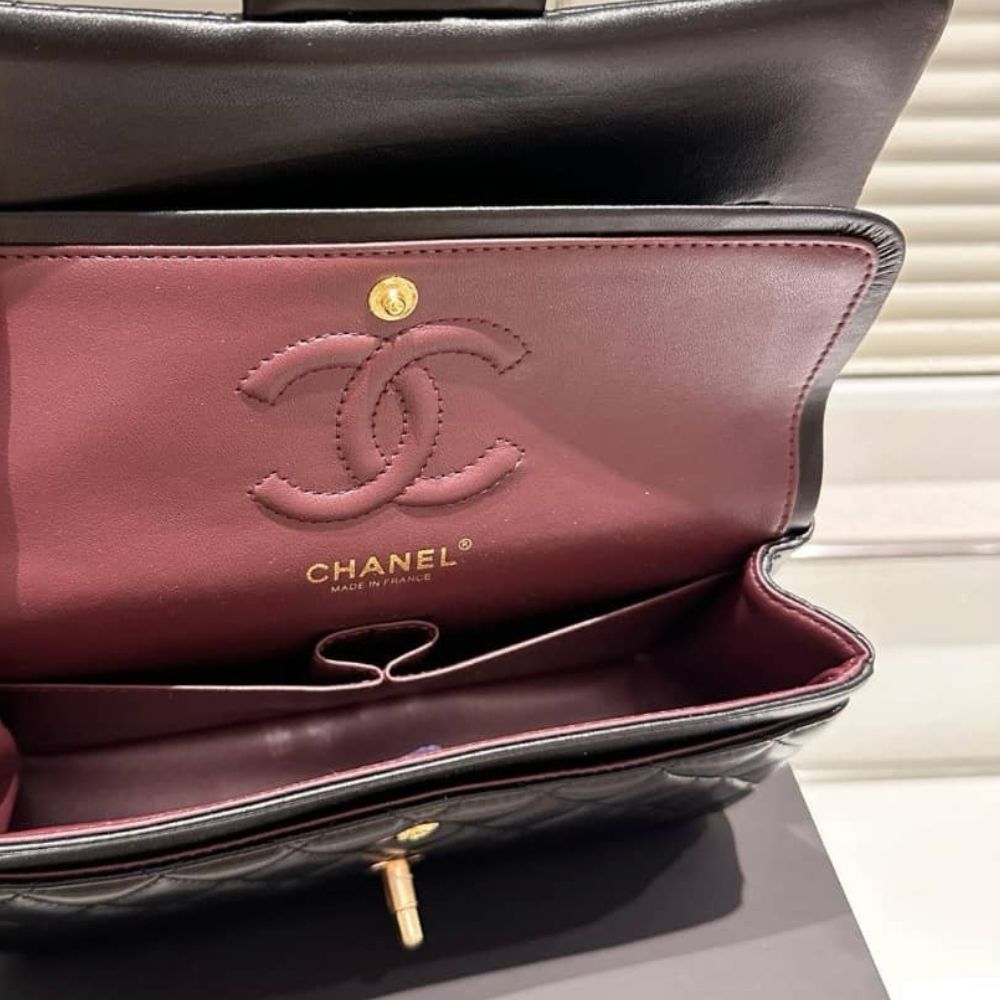 Chanel Classic Flap Black Gold Hardware 25Cm