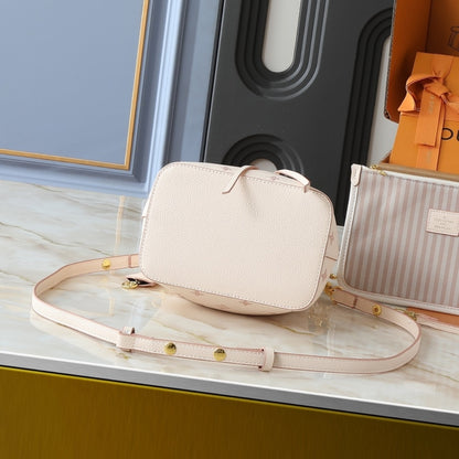 Louis Vuitton Neonoé BB Bag Eden Beige 20Cm M14401