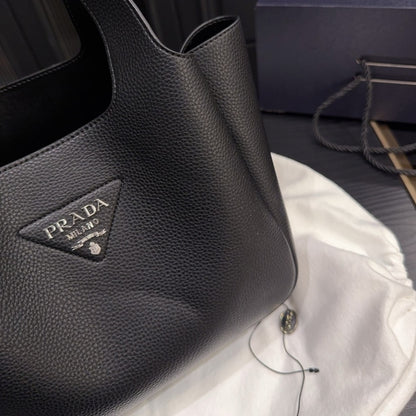 Prada Small Leather Tote Bag Black 24Cm 1BG335 2DKV F0632 V ONM