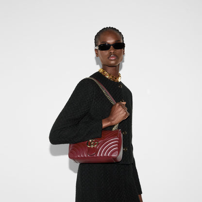 GUCCI GG Marmont medium shoulder bag
