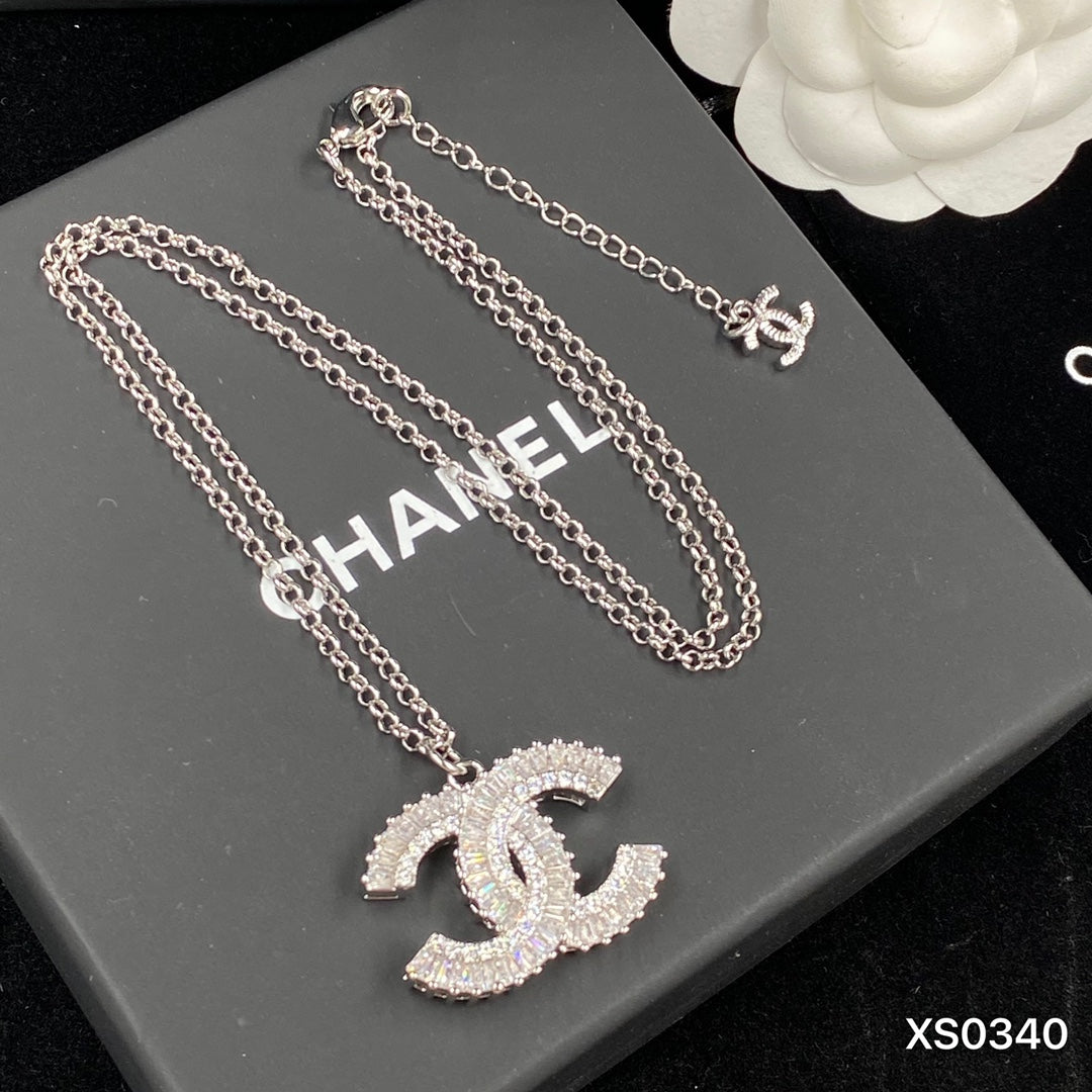 EN – Lux Chanel Necklaces 040