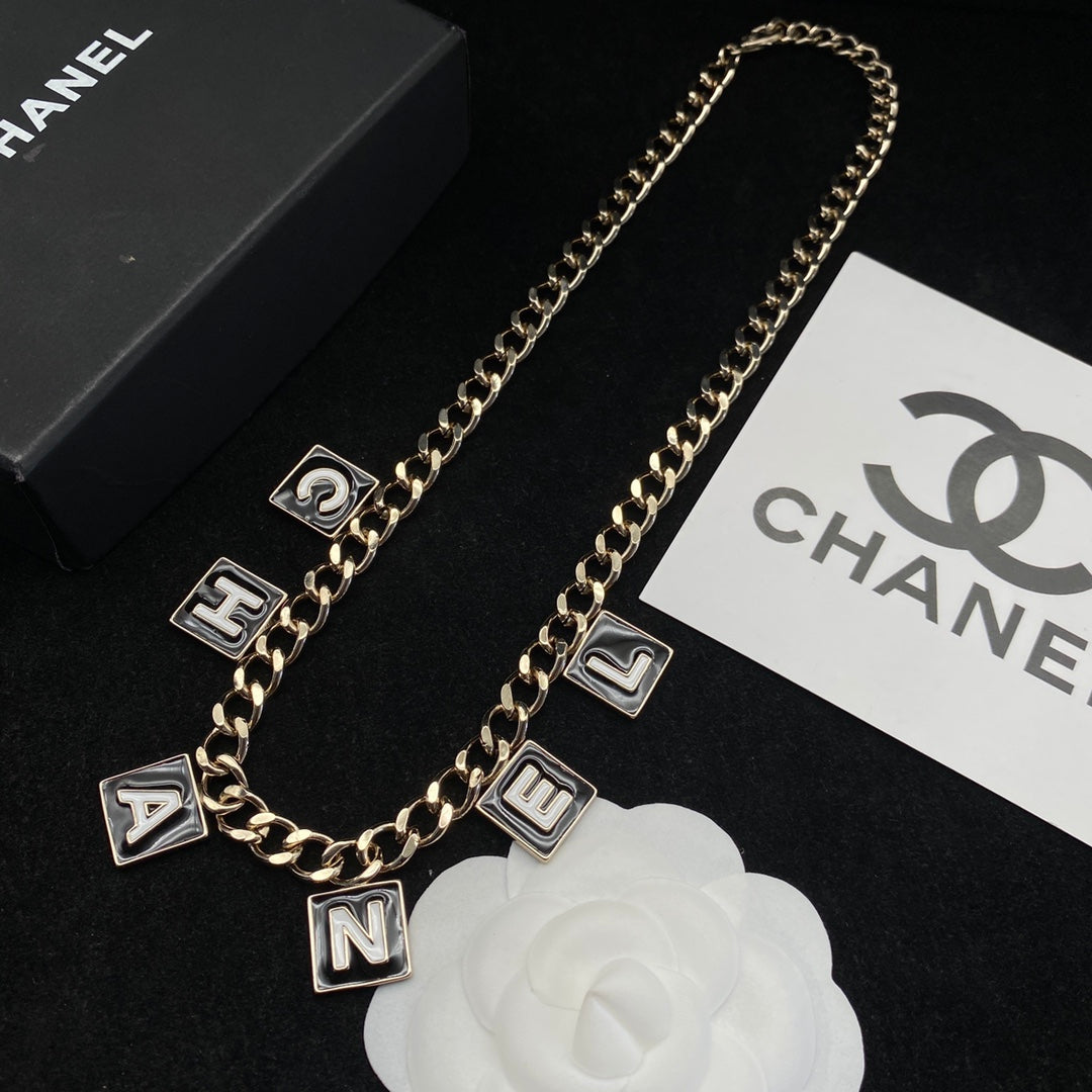 EN – Lux Chanel Necklaces 033