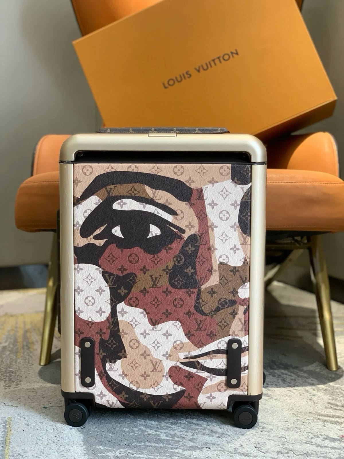 Louis Vuitton M10264 Horizon 55