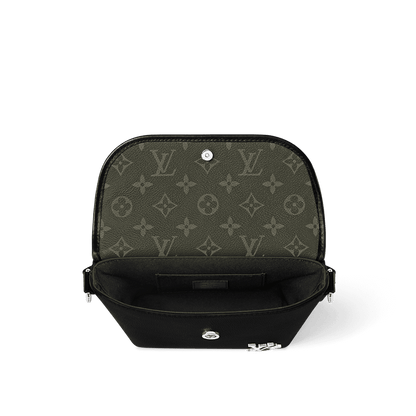 Louis Vuitton M12618 Pulse Wearable Wallet