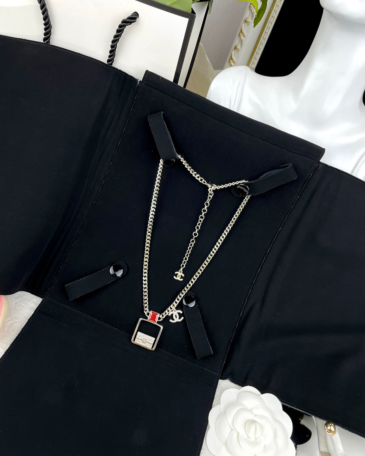 EN – Lux Chanel Necklaces 004