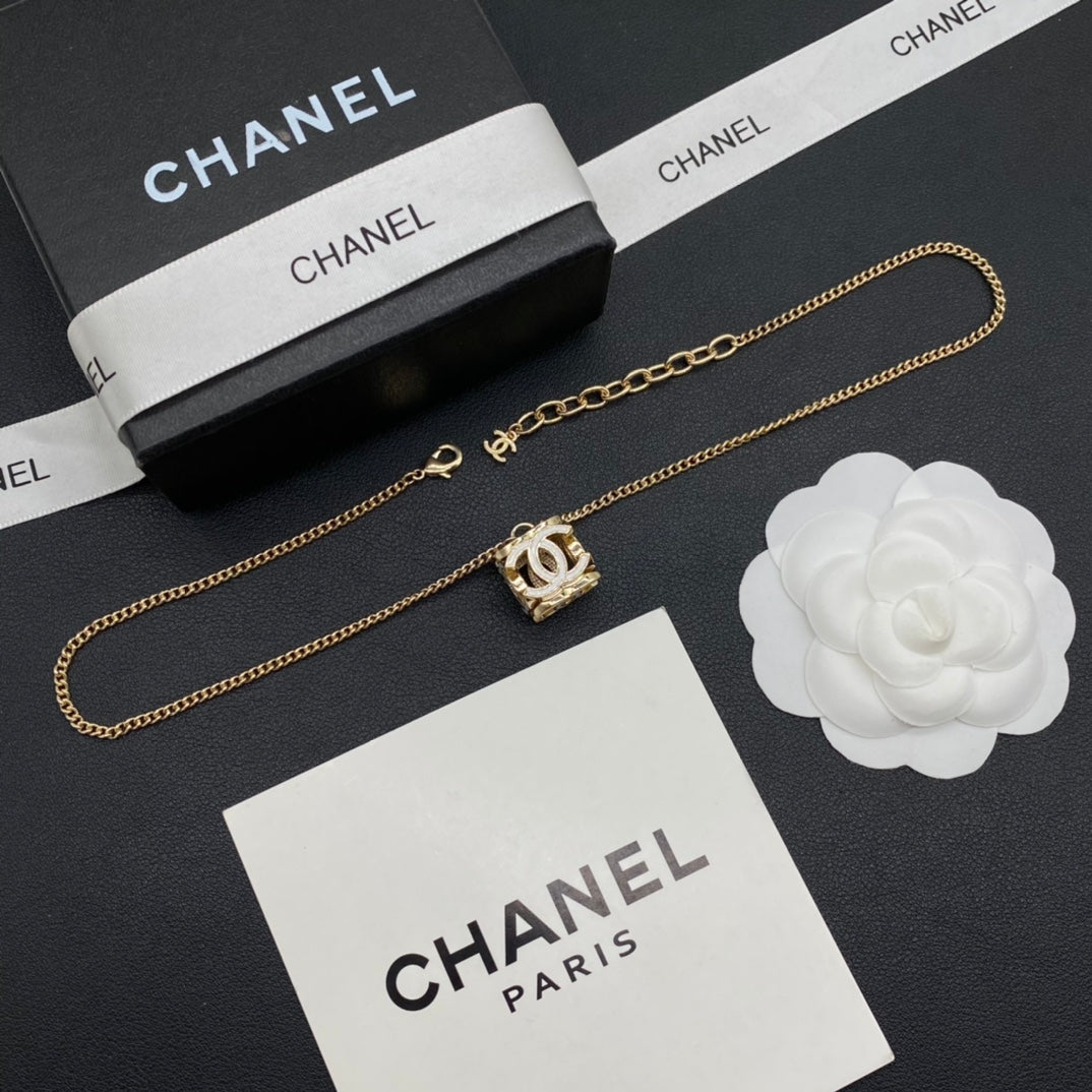 EN – Lux Chanel Necklaces 017