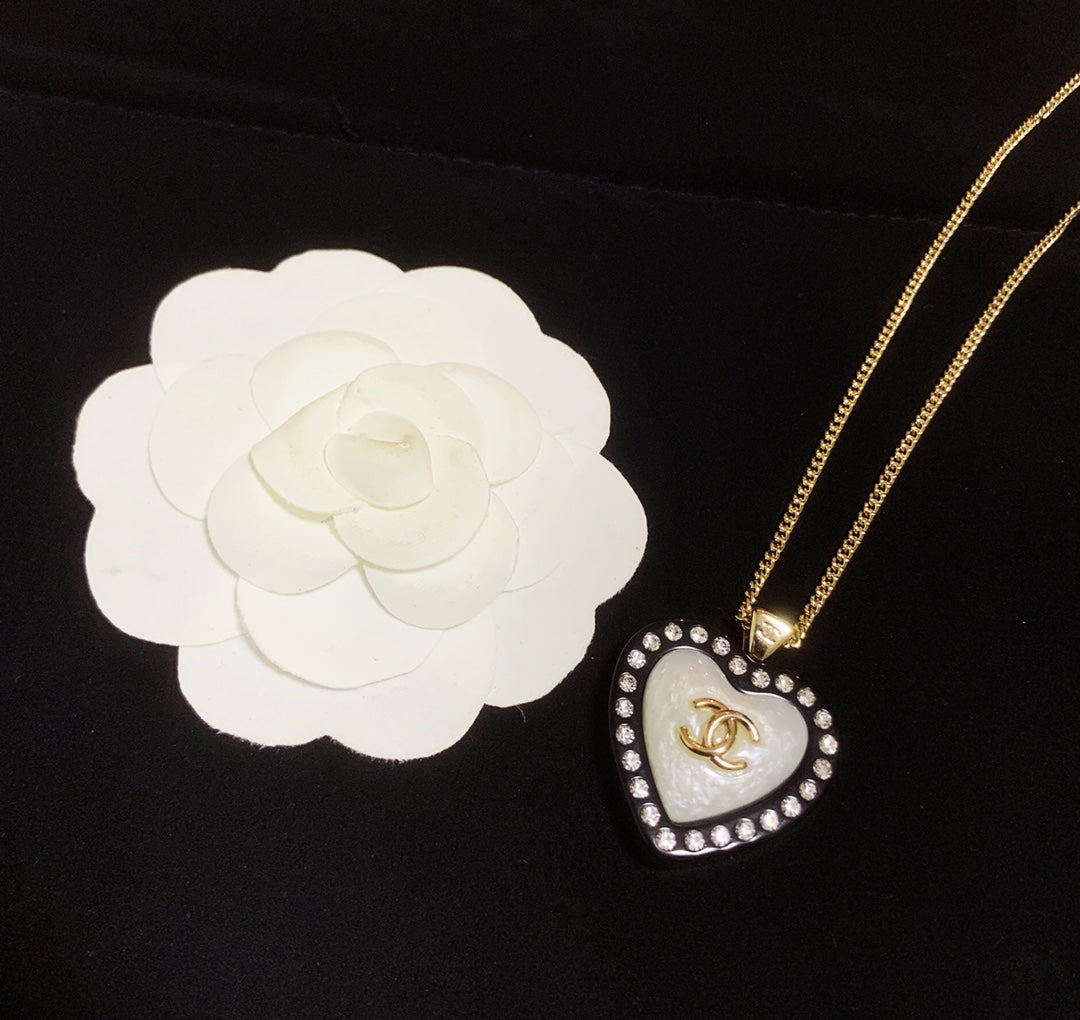 EN – Lux Chanel Necklaces 036