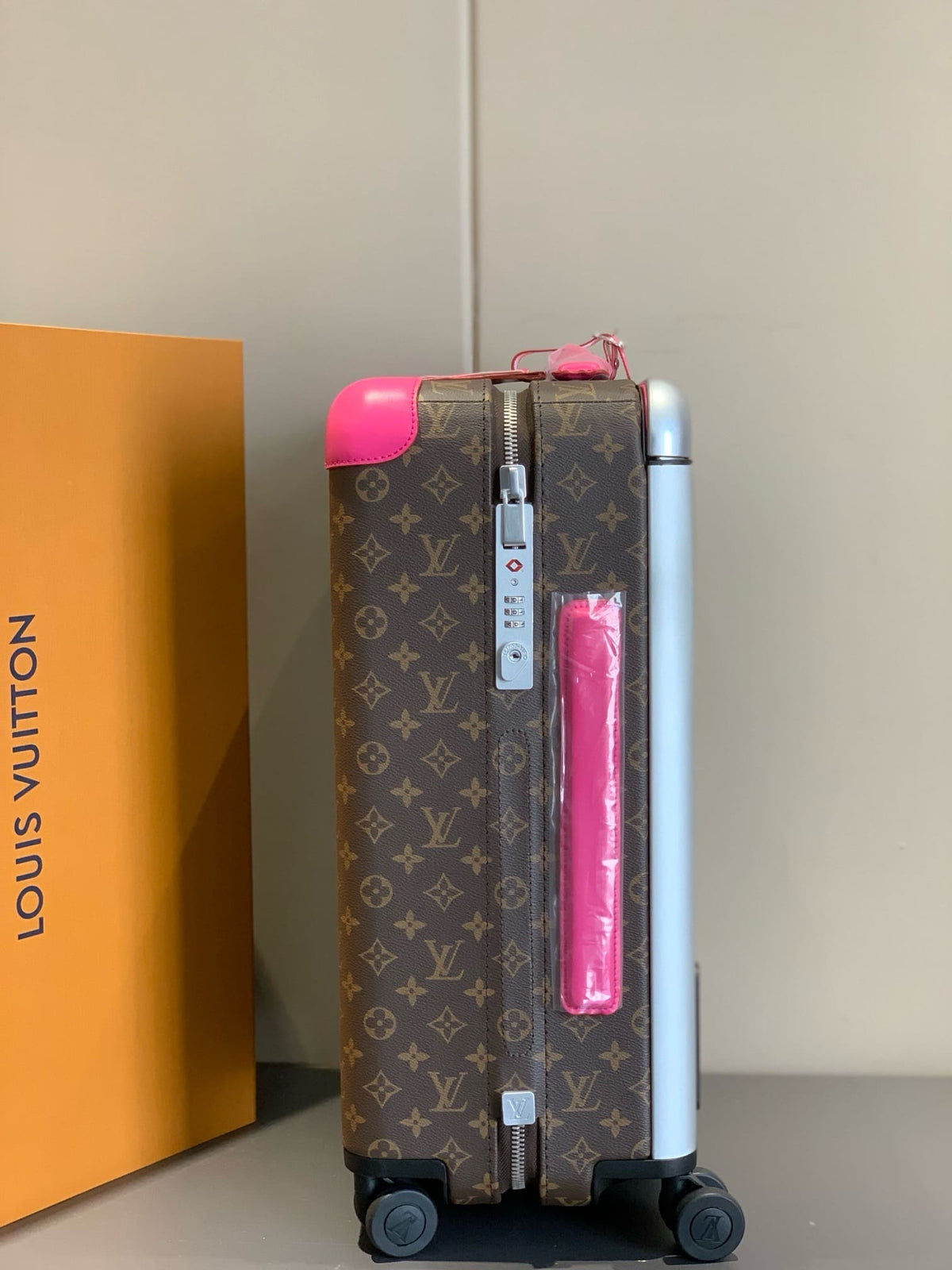 Louis Vuitton M46780 Horizon 55