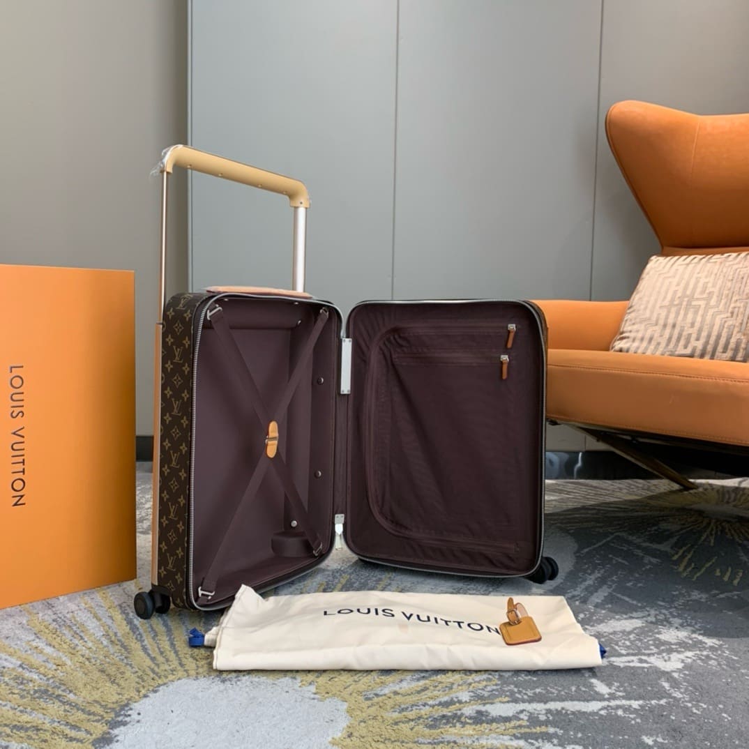 Louis Vuitton M23203 Horizon 55