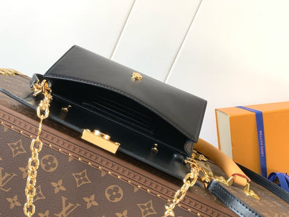 Louis Vuitton M12143 Wallet On Chain Capucines